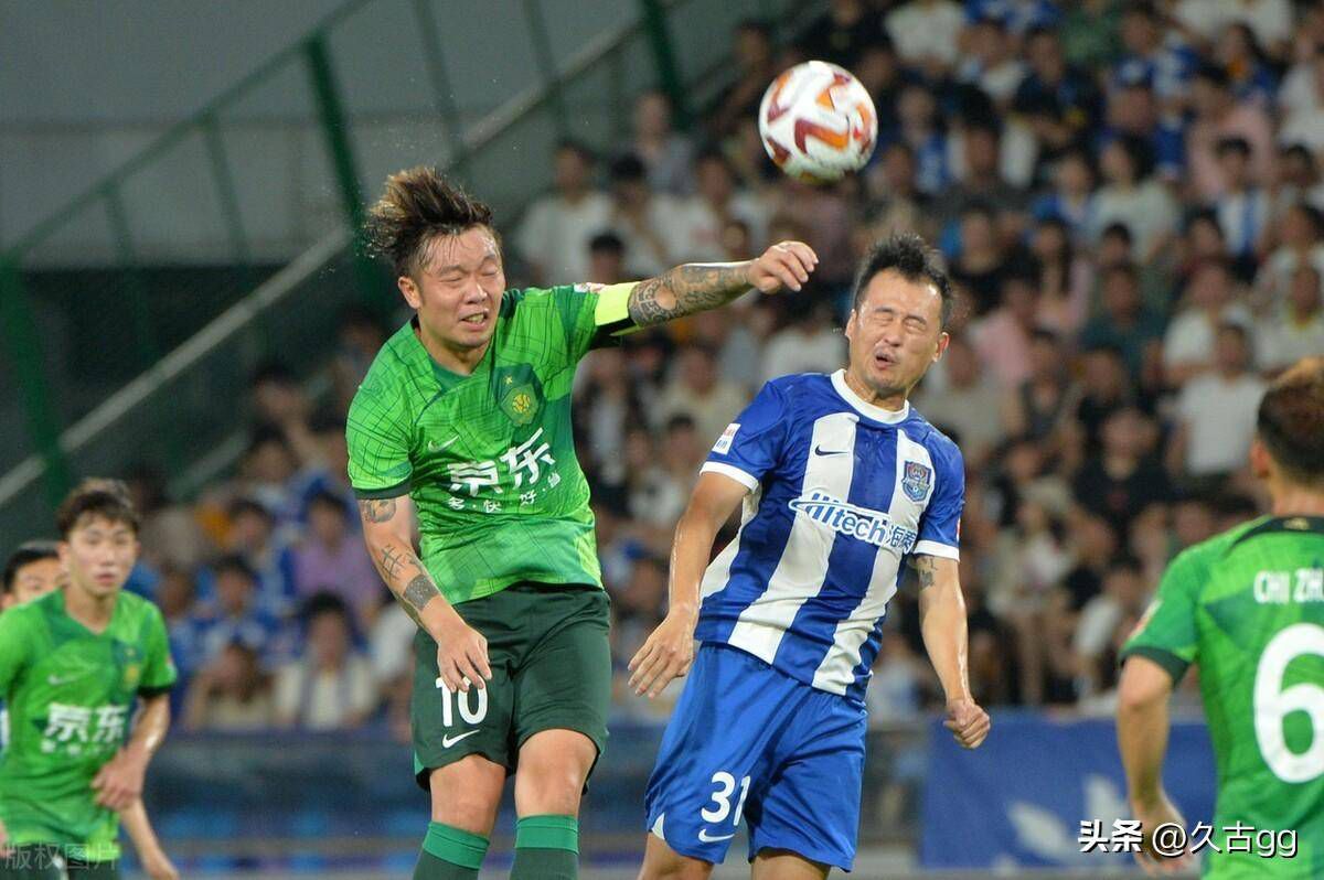 在1-0战胜布伦特福德后，阿森纳暂时登顶积分榜。